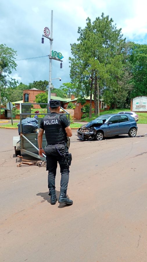 Choque entre dos autos en Capioví dejó como saldo una mujer lesionada 1 2 - WhatsApp Image 2025 11 17 at 17.08.24 - 1
