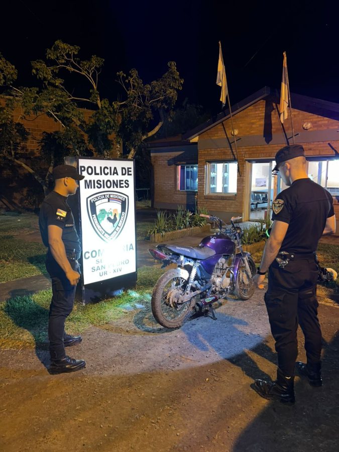 Cuatro detenidos, vehículos secuestrados y bienes robados recuperados tras operativos policiales 2 4 - WhatsApp Image 2025 11 28 at 10.16.35 1 - 3