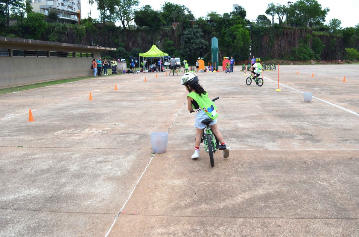 Niños y niñas volvieron a disfrutar de una nueva jornada de “Biciescuelas Argentinas” en Posadas 13 26 - bicicletas en posadas 13 - 25