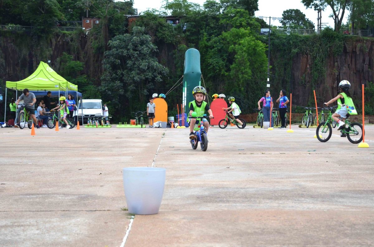 Niños y niñas volvieron a disfrutar de una nueva jornada de “Biciescuelas Argentinas” en Posadas 14 28 - bicicletas en posadas 14 - 27