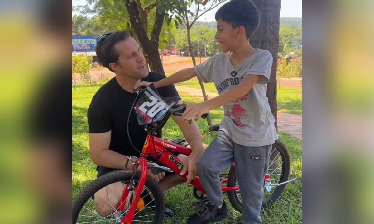 Fabián Bautista, el docente e influencer misionero que transformó una historia en un movimiento nacional