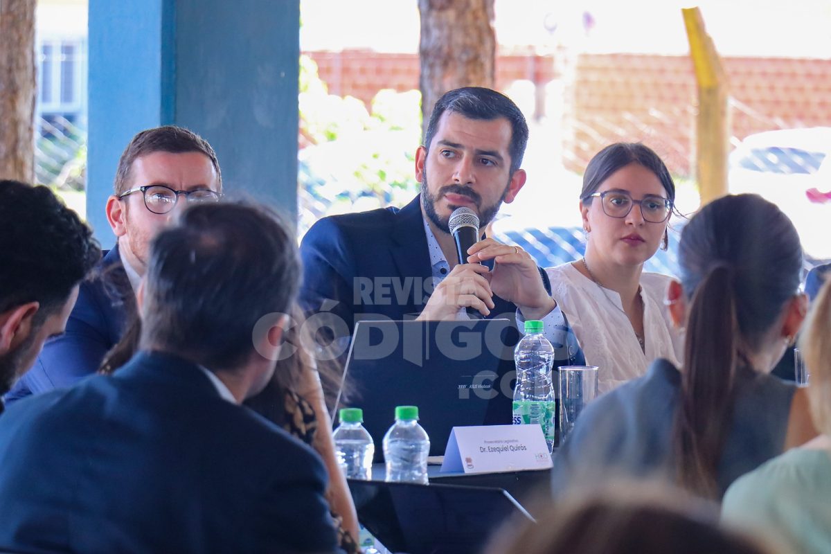 Jair Dib sobre sesionar en los barrios: “Es positivo para la gestión y la política" 3 6 - jair dib concejo posadas 3 - 5