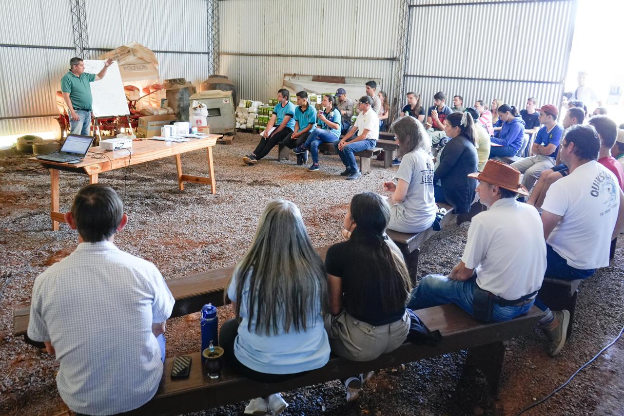 Spinelli impulsa capacitaciones en la Cuenca Lechera del Alto Uruguay 3 6 - spinelli cuenca lechera 7 - 5