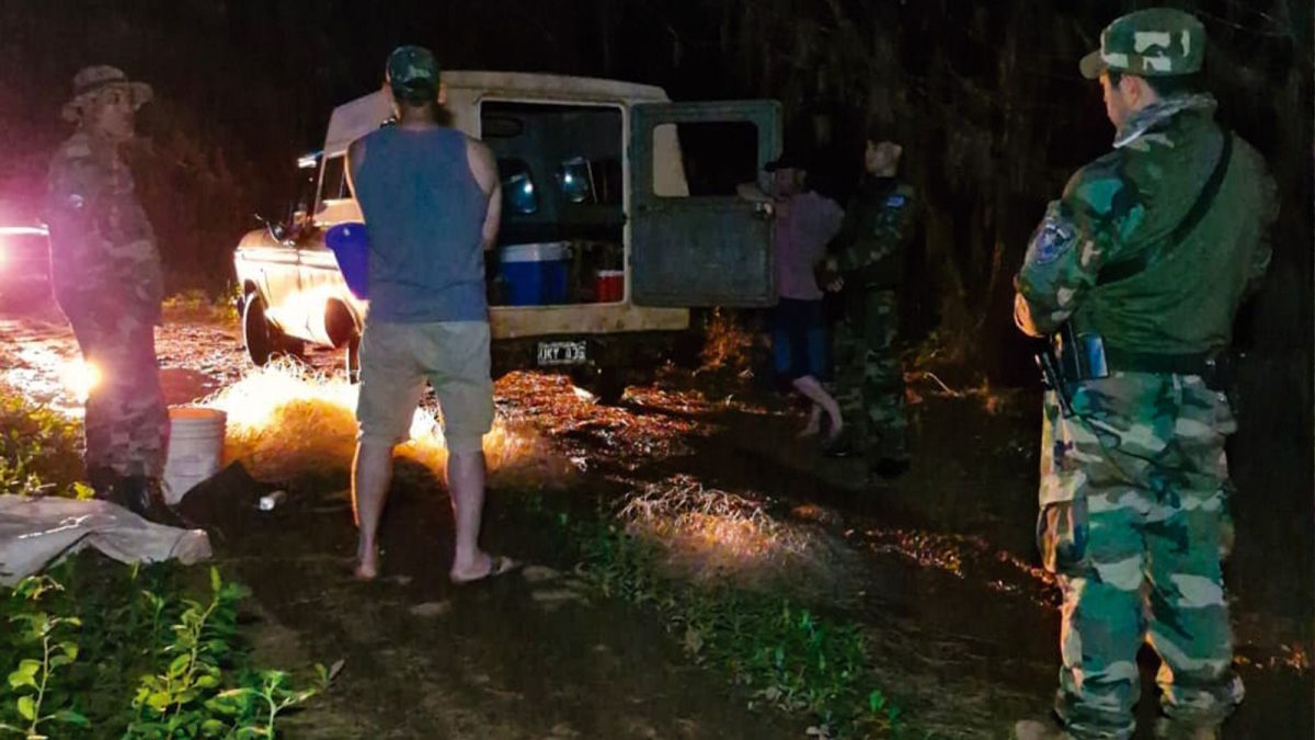 Intensifican controles en los ríos de Misiones tras el inicio de la veda de pesca 5 10 - veda pesca control 1 - 9