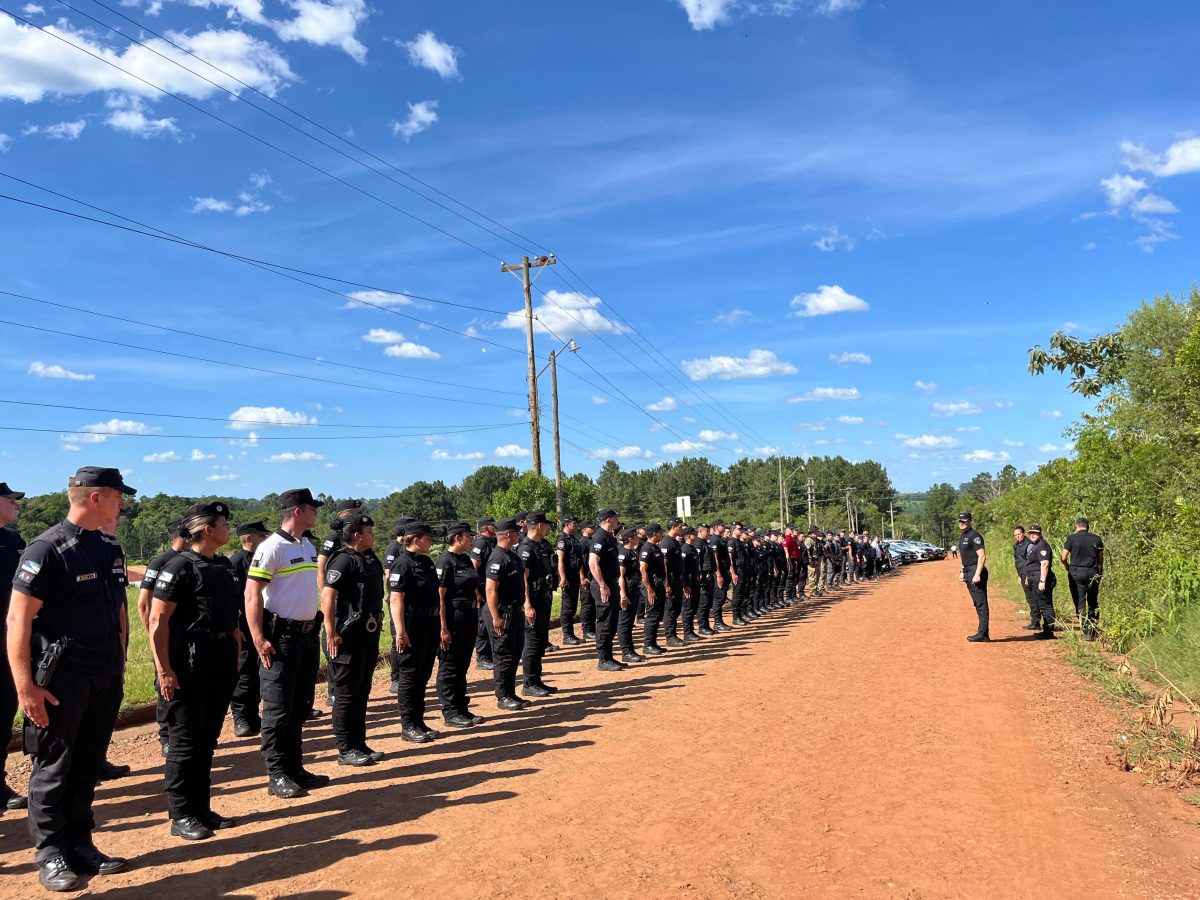 Buscan a seis convictos evadidos en Bernardo de Irigoyen 3 - 7