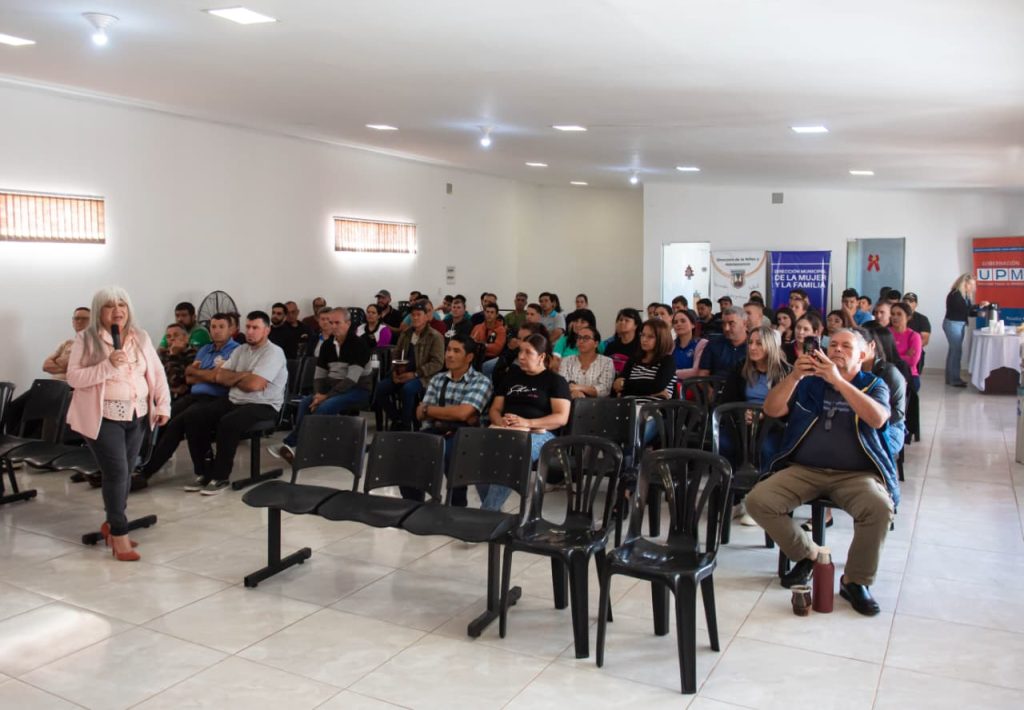 Capacitan al personal de servicio del CGE en prevención de adicciones 2 4 - Capacitan al personal de servicio del CGE en prevencion de adicciones 3 - 3