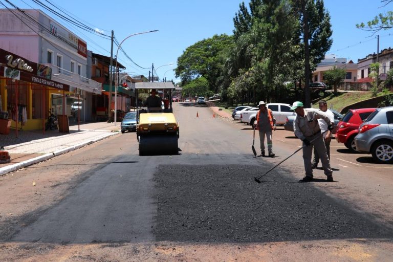 Bacheo y conservación vial: Vialidad trabaja en avenidas Libertad y San Martín de Alem