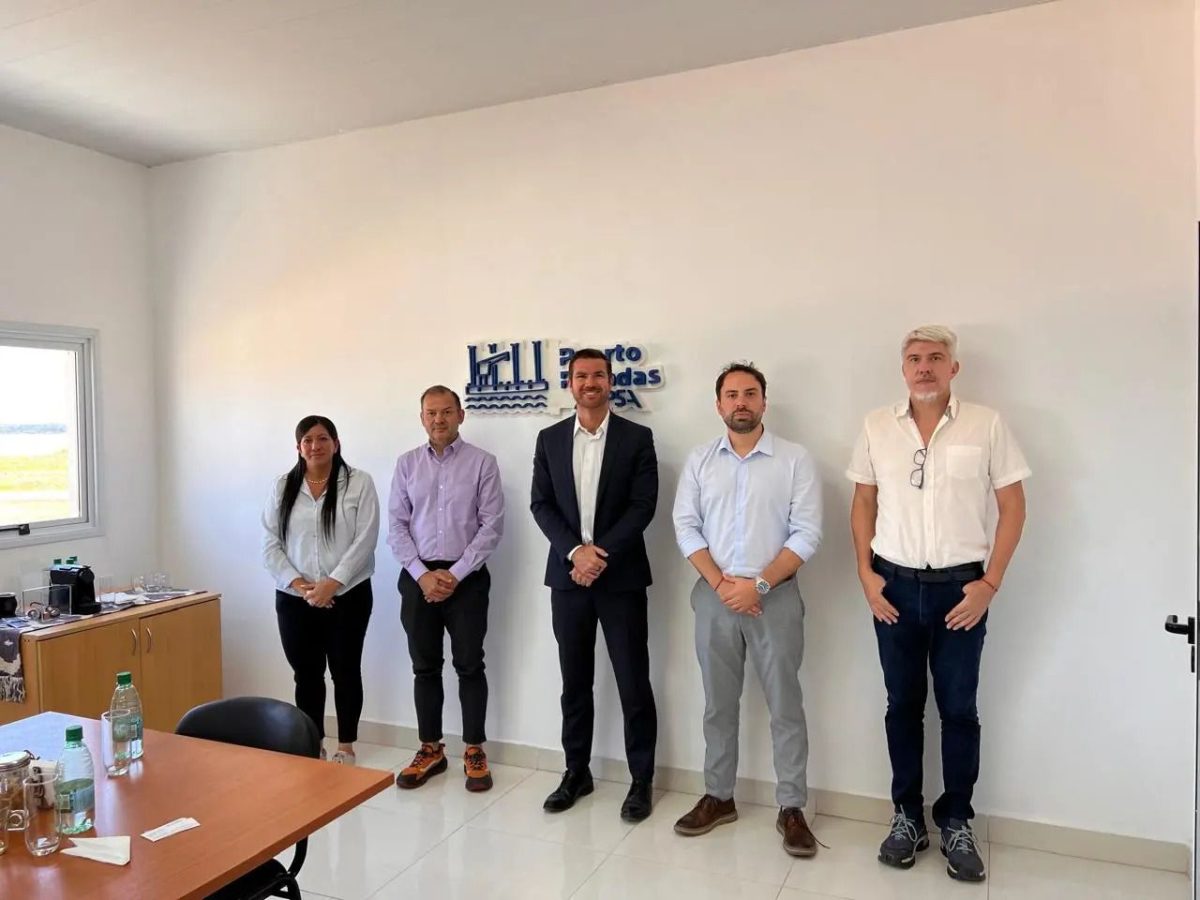 EE.UU. respalda la gestión del Puerto de Posadas para impulsar el dragado de la Hidrovía 1 2 - EE.UU . respalda la gestion del Puerto de Posadas para impulsar el dragado de la Hidrovia 2 - 1