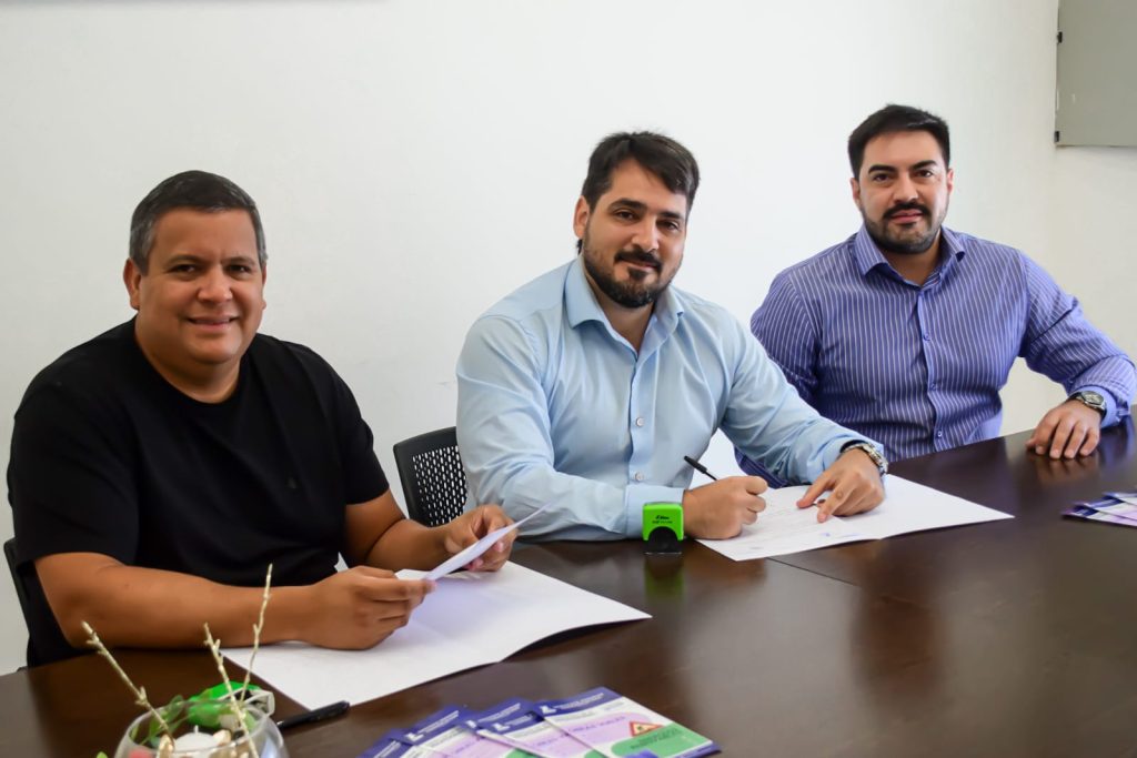 El Concejo de Posadas promueve la capacitación profesional con un nuevo convenio educativo 1 2 - El Concejo de Posadas promueve la capacitacion profesional con un nuevo convenio educativo 3 - 1