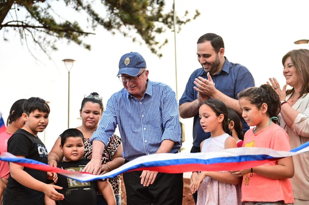 Passalacqua llamó a la unidad en la apertura de la 30° Fiesta Nacional de la Navidad del Litoral 9 18 - Passalacqua llamo a la unidad en la apertura de la 30° Fiesta Nacional de la Navidad del Litoral 2 - 17
