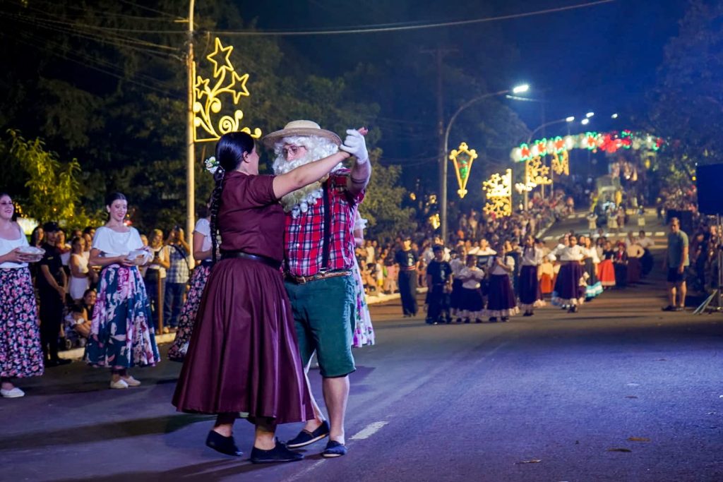 Passalacqua llamó a la unidad en la apertura de la 30° Fiesta Nacional de la Navidad del Litoral 4 8 - Passalacqua llamo a la unidad en la apertura de la 30° Fiesta Nacional de la Navidad del Litoral 7 - 7