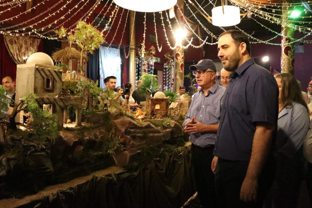 Passalacqua llamó a la unidad en la apertura de la 30° Fiesta Nacional de la Navidad del Litoral 3 6 - Passalacqua llamo a la unidad en la apertura de la 30° Fiesta Nacional de la Navidad del Litoral 8 - 5