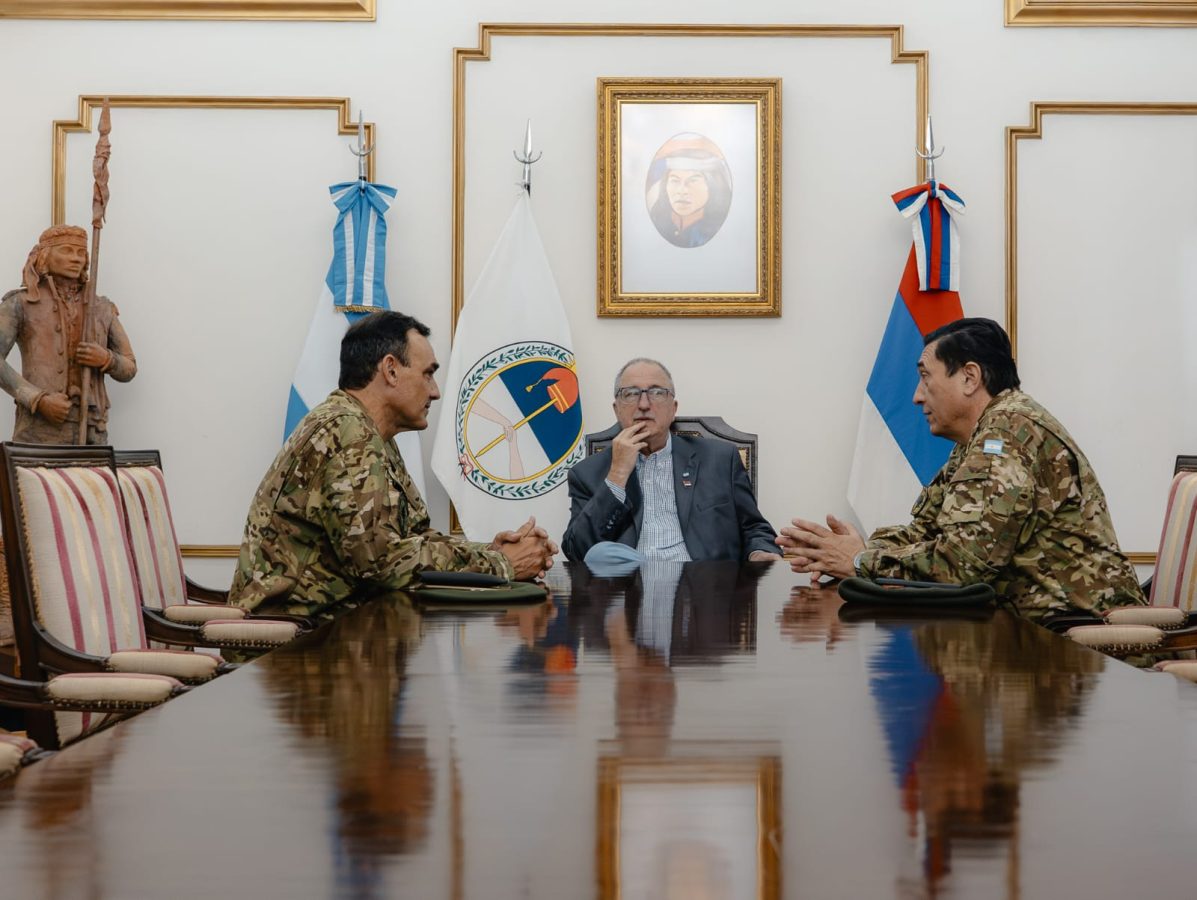 Passalacqua recibio al nuevo Comandante de la XII Brigada de Monte 3 - 1