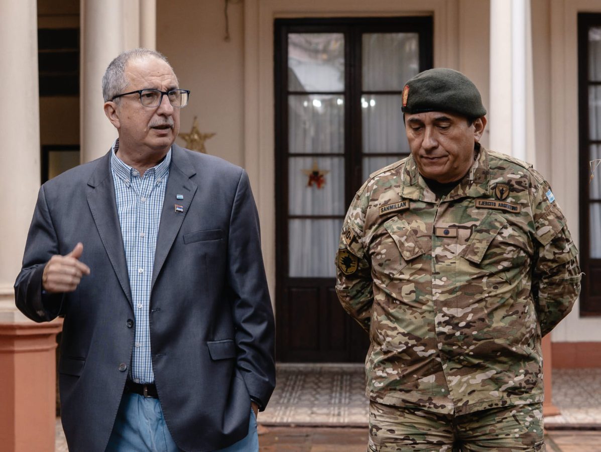 Passalacqua recibio al nuevo Comandante de la XII Brigada de Monte 6 - 7