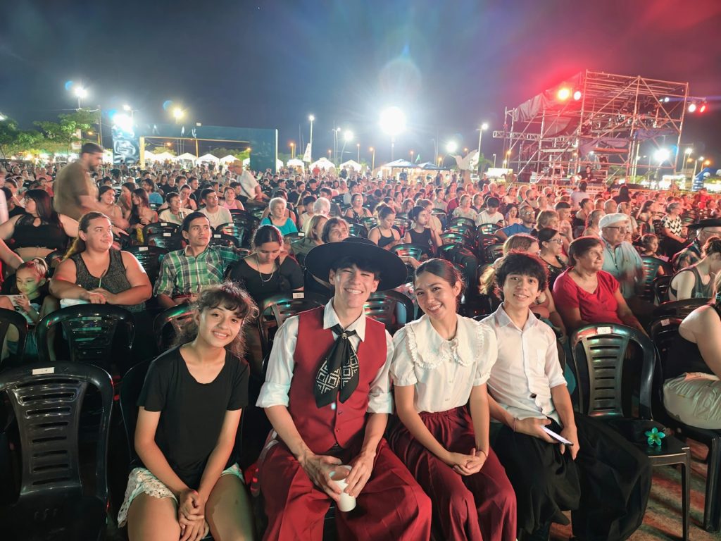 Posadas vibró con la segunda noche del Festival Nacional del Litoral 1 2 - Posadas vibro con la segunda noche del Festival Nacional del Litoral 5 - 1
