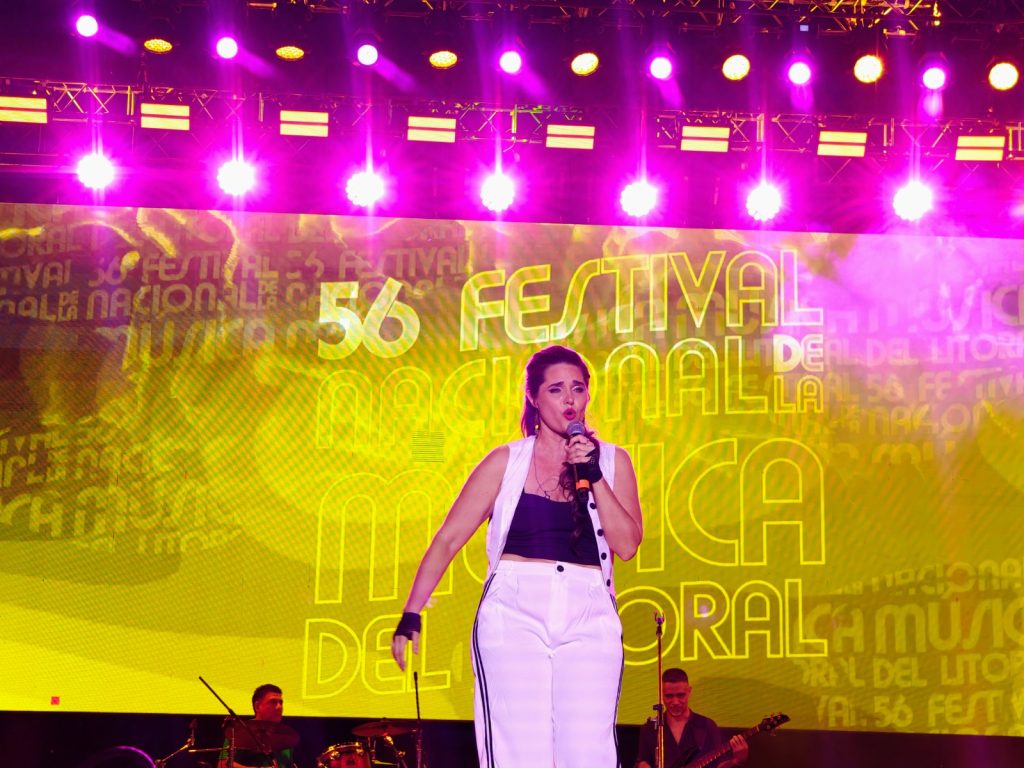 Posadas vibró con la segunda noche del Festival Nacional del Litoral 3 6 - Posadas vibro con la segunda noche del Festival Nacional del Litoral 6 - 5