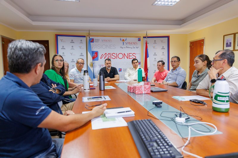Misiones planifica su red sanitaria 2026 con énfasis en la vacunación y los controles de salud 2 4 - Reunion sumar 13 1 - 3