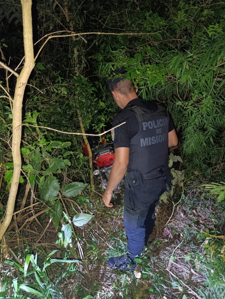 Una mujer fue herida de un disparo en Alem y el sospechoso permanece prófugo 1 2 - Una mujer fue herida de un disparo en Alem y el sospechoso permanece profugo 1 - 1