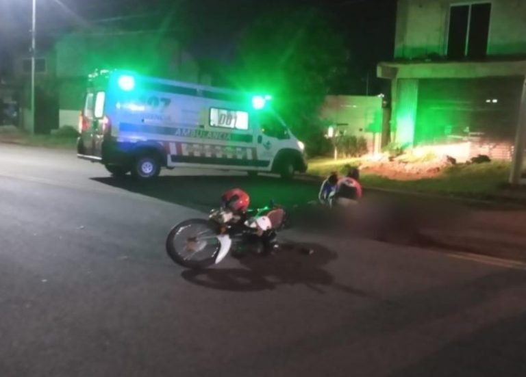 Accidente entre un auto y una moto dejó un lesionado en la zona sur de Posadas