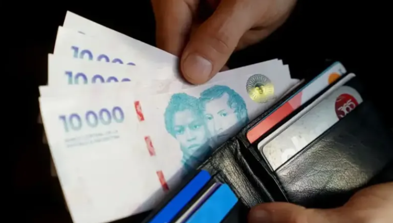 Advierten que casi el 30% de los trabajadores usará el aguinaldo para saldar deudas