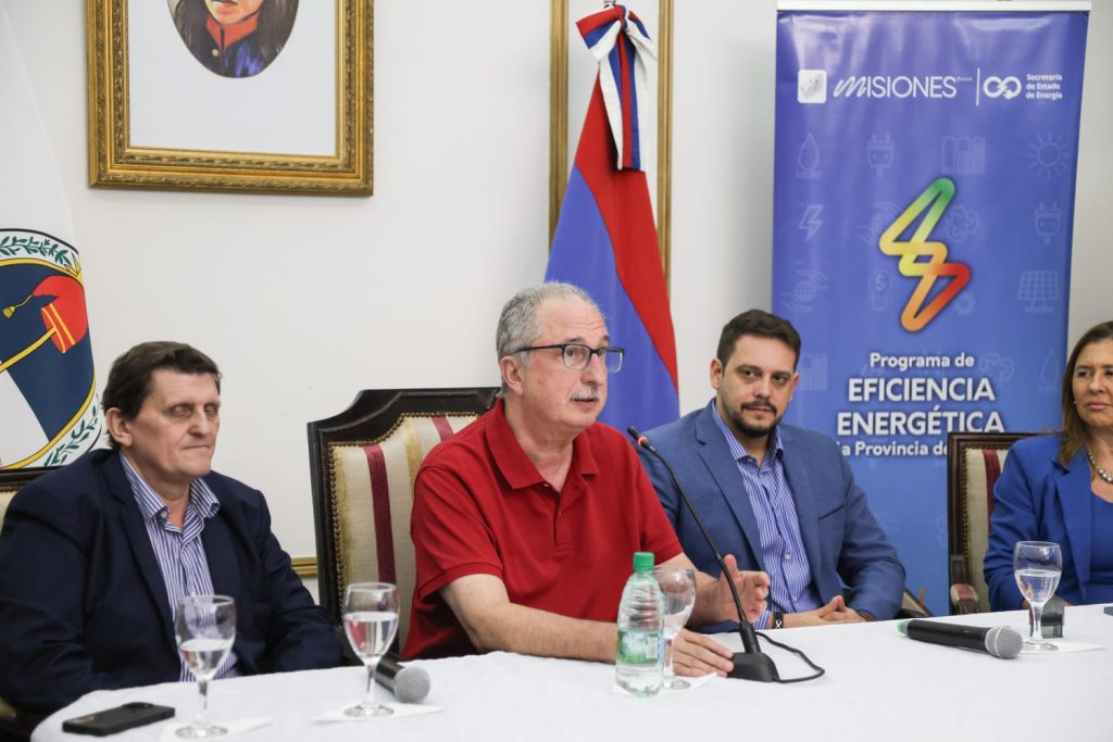 Misiones avanza con una obra energética que beneficiará a más de 100 mil familias 4 8 - apertura licitacion 4 - 7