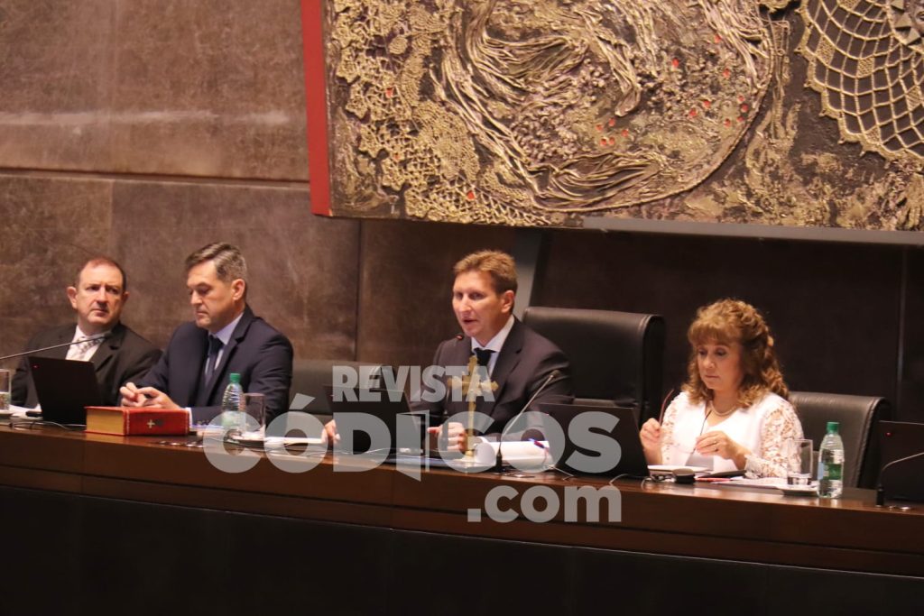 Macias asume la presidencia de la Cámara y consolida una etapa de diálogo entre oficialismo y oposición 4 8 - asuncion de autoridades legislatura 5 - 7