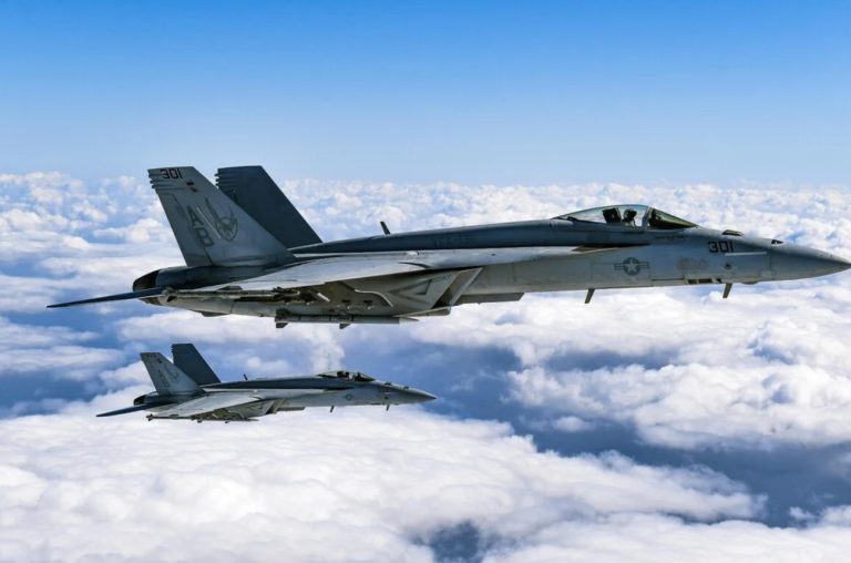 Dos aviones de combate F-18 de Estados Unidos ingresaron al espacio aéreo venezolano