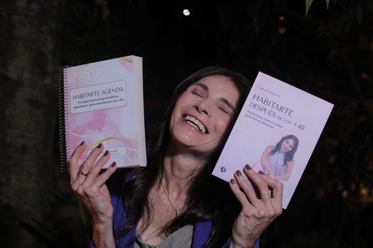 “Habitarte después de los 40”: Carina Klemczuk presenta un libro para mujeres que buscan reconectar con su cuerpo