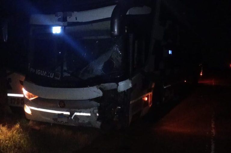 Choque entre un colectivo y una moto dejó dos víctimas fatales Hipólito Yrigoyen