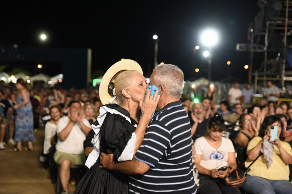 Miles de personas celebraron la última noche del Festival del Litoral en Posadas 10 20 - festival del litoral 10 1 - 19