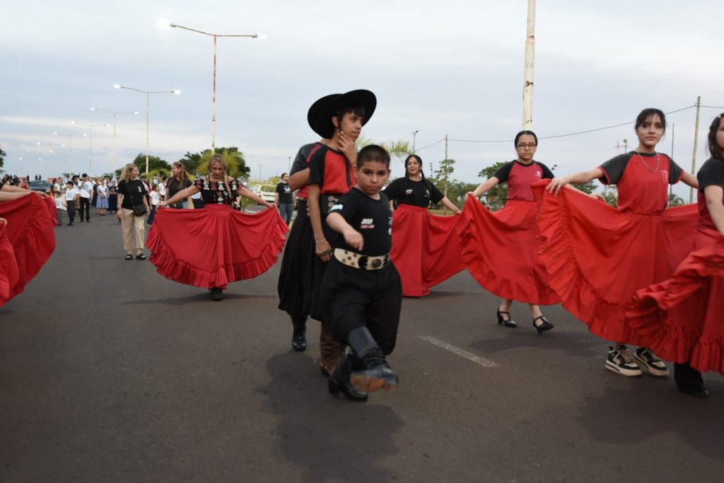 Chamamé, tradición y reencuentro: así comenzó el Festival Nacional del Litoral 10 20 - festival del litoral 11 - 19