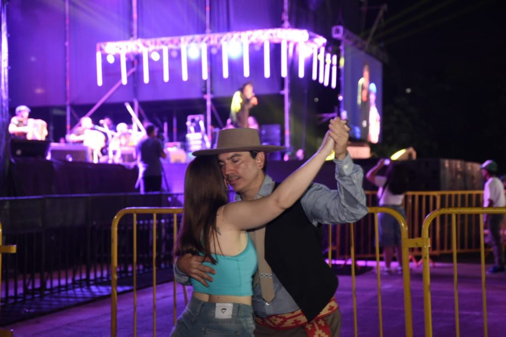 Chamamé, tradición y reencuentro: así comenzó el Festival Nacional del Litoral 3 6 - festival del litoral 3 - 5