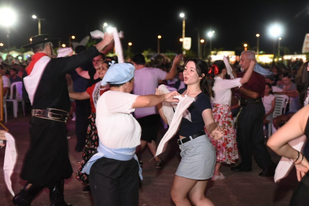 Miles de personas celebraron la última noche del Festival del Litoral en Posadas 7 14 - festival del litoral 7 1 - 13