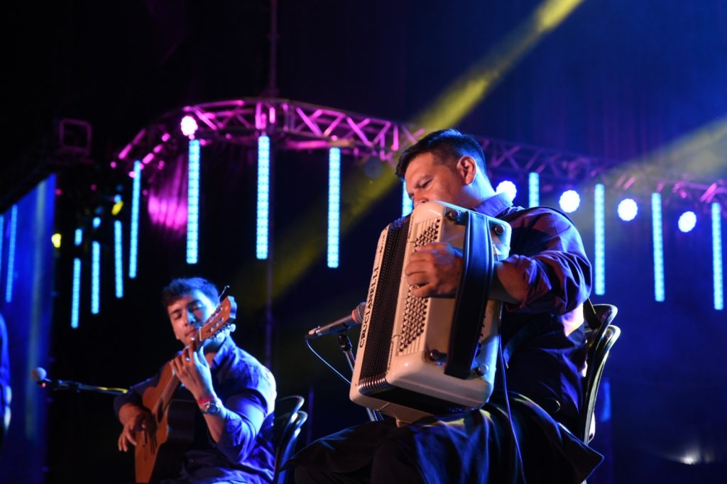Miles de personas celebraron la última noche del Festival del Litoral en Posadas 8 16 - festival del litoral 8 1 - 15