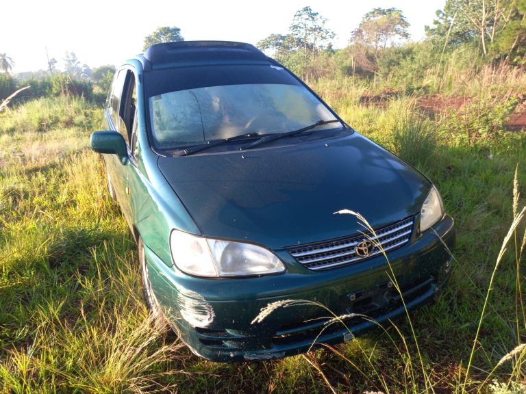 Hallaron en Posadas un auto paraguayo abandonado e investigan su vínculo con una fuga en el puente internacional