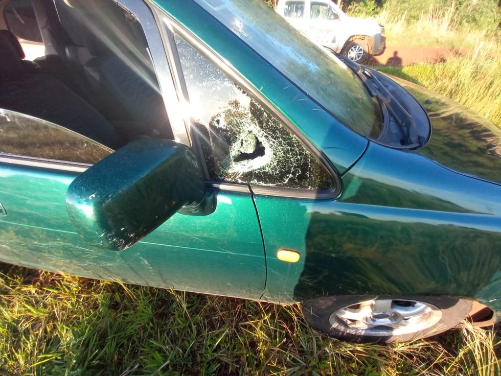 Hallaron en Posadas un auto paraguayo abandonado e investigan su vínculo con una fuga en el puente internacional 1 2 - fuga auto 3 - 1