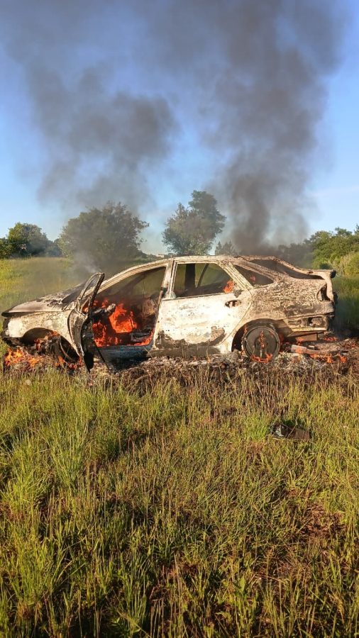 Siniestro vial en Aristóbulo del Valle dejó a varias personas lesionadas y un vehículo incendiado 1 2 - incendio vehiculo 1 - 1