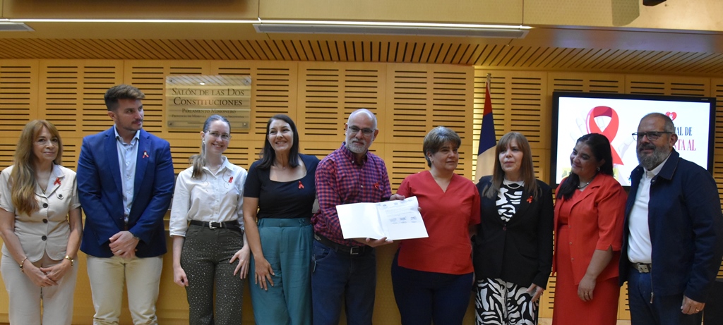 Realizaron en Legislatura una charla por el Día Mundial de la Respuesta al VIH 2 4 - legislatura charla hiv 2 - 3