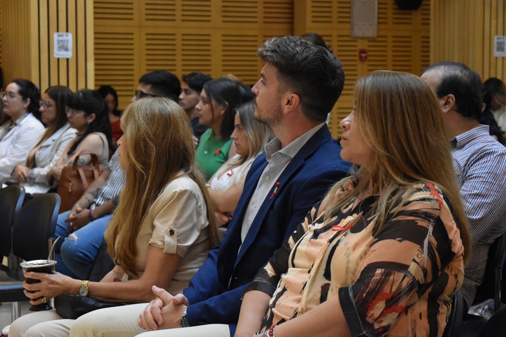 Realizaron en Legislatura una charla por el Día Mundial de la Respuesta al VIH 5 10 - legislatura charla hiv 5 - 9