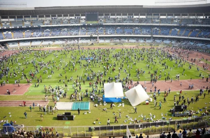 La visita de Lionel Messi a la India terminó en disturbios 1 2 - messi calcuta india 3 - 1