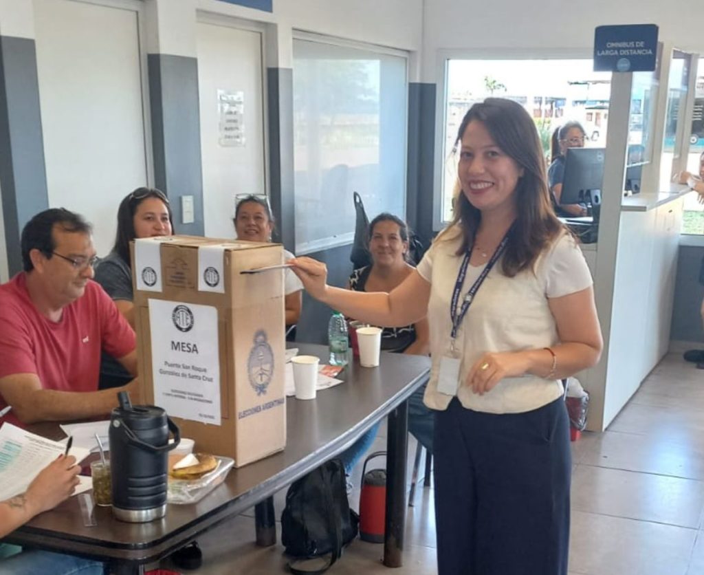 Duro revés para Martín Ayala en las elecciones de Migraciones 1 2 - mirna voto e1765058730616 - 1