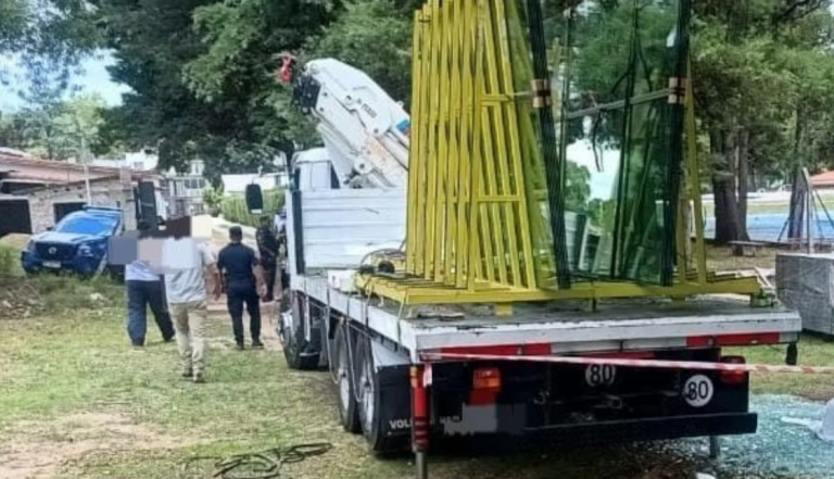 Misionero murió aplastado por un panel de blindex mientras realizaba un trabajo en Córdoba