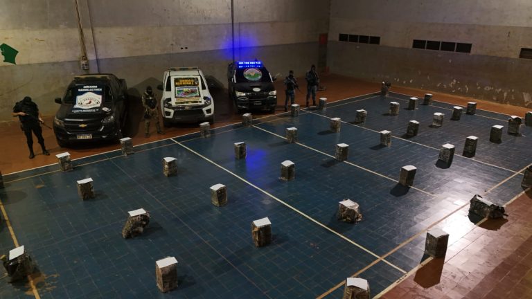 Más de 1.300 kilos de marihuana incautados tras una persecución en Andresito