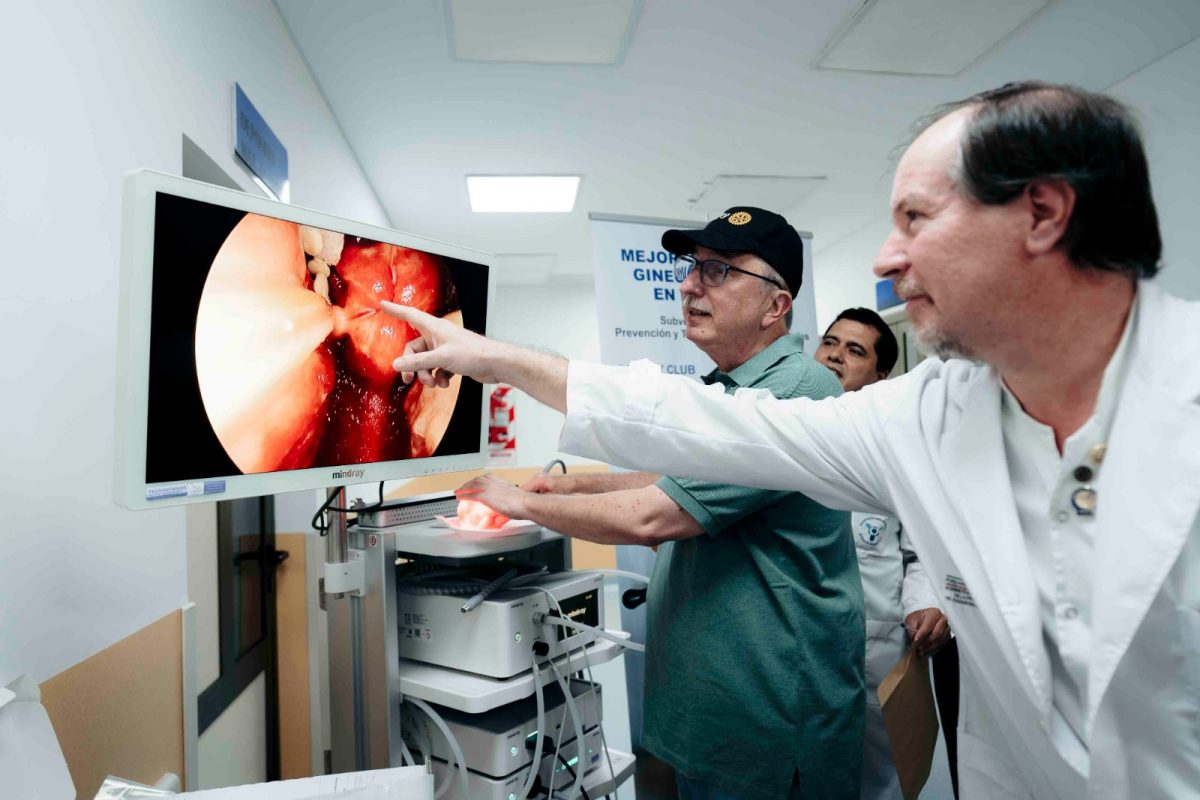 El Hospital Favaloro incorpora tecnología de videolaparoscopía para descentralizar cirugías del Madariaga 7 14 - nuevo equipo favaloro 10 - 13