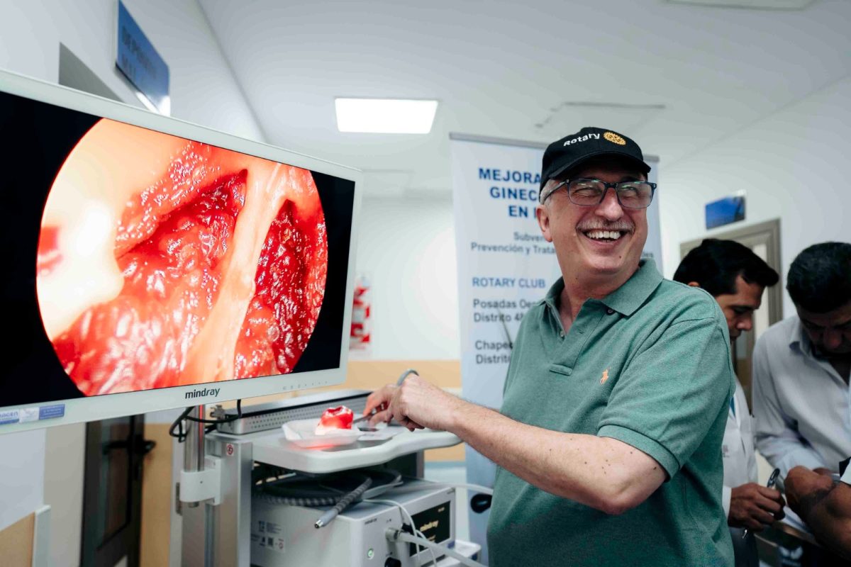 El Hospital Favaloro incorpora tecnología de videolaparoscopía para descentralizar cirugías del Madariaga 6 12 - nuevo equipo favaloro 9 - 11