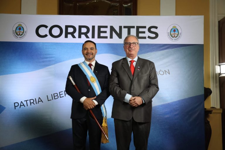 Por primera vez, un gobernador de Misiones participó en la asunción de su par correntino