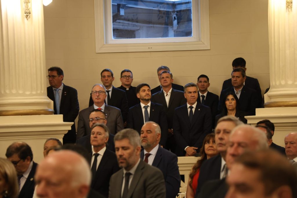 Por primera vez, un gobernador de Misiones participó en la asunción de su par correntino 1 2 - passalacqua corrientes 2 - 1