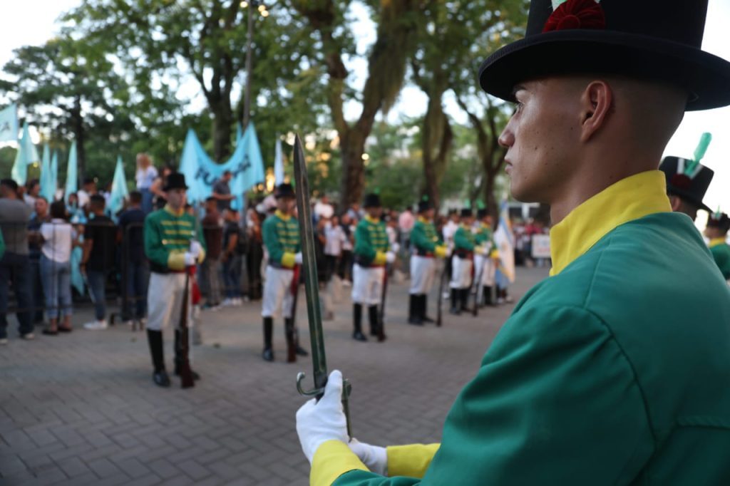 Por primera vez, un gobernador de Misiones participó en la asunción de su par correntino 4 8 - passalacqua corrientes 5 - 7