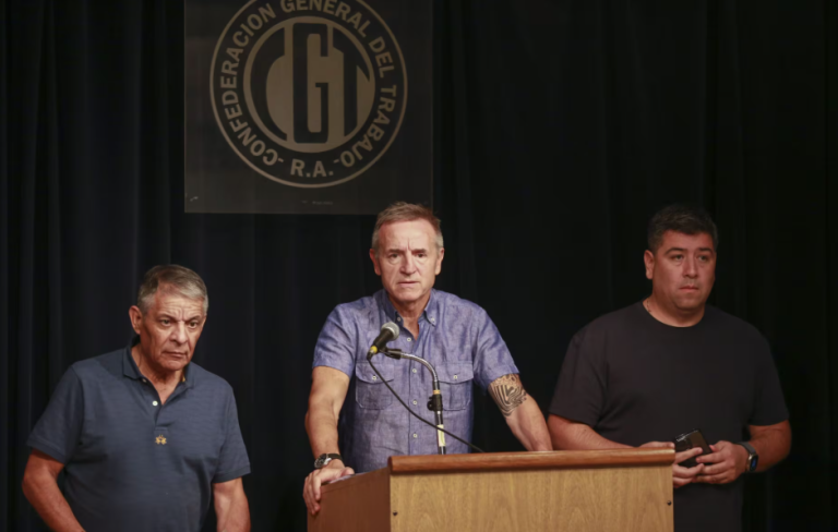 La CGT cruzó a Sturzenegger por la reforma laboral