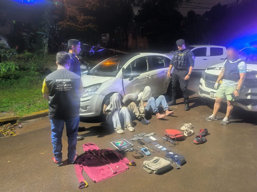 Posadas: atraparon a tres personas tras un intento de robo a una farmacia 1 2 - robo farmacia 3 - 1